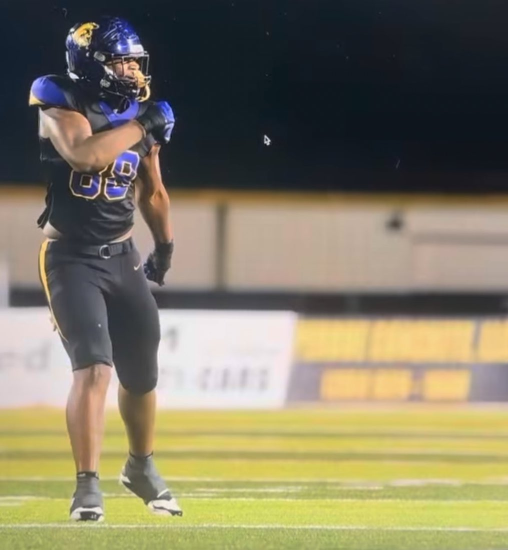 OUCrystalBall's tweet image. New #Sooners On3 🏈 RPM Prediction

⭐⭐⭐ 2026 EDGE Malique&apos; Franklin
📏 6&apos;6&quot; / 252
🏫 Daphne HS (Daphne, AL) 
🎚️ 60
✍️ By Steve Wiltfong
🎤⬇️ Vice President of Recruiting and Transfer Portal

Profile: on3.com/rivals/malique…

#L26ENDARY