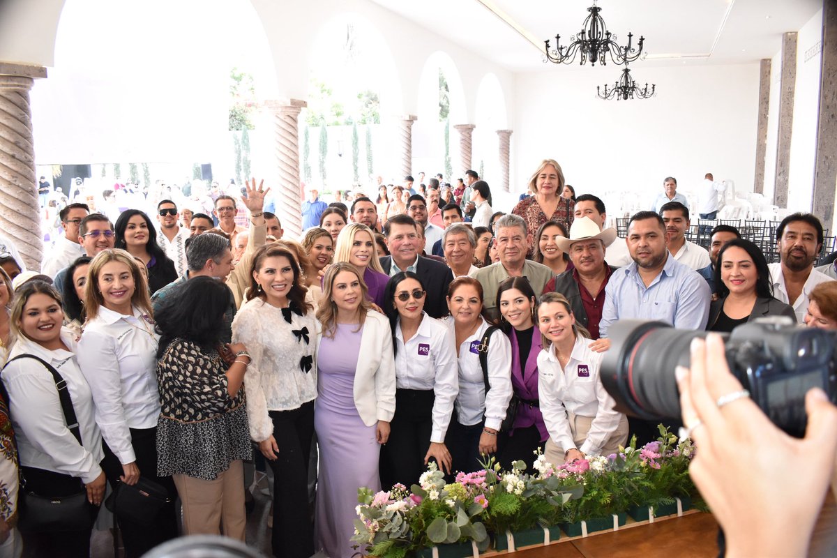Hoy tomamos protesta al Comité Directivo Municipal del PES en Huatabampo, un paso decisivo para fortalecer nuestra presencia en el sur de Sonora.

Reconozco a mi amiga Lolita Palafox, presidenta del comité, y a todas y todos quienes asumen esta responsabilidad, así como a