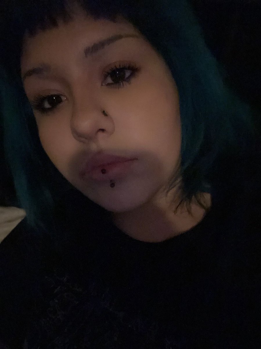isasloveaffair's tweet photo. i wanna be a stay at home wife one day :3 #emotrash #alt #kiddo #kms #twt #kittykat https://t.co/yeUoAx3Cot