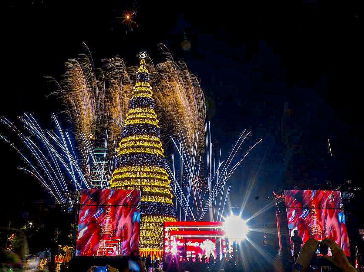 ChrisGuevaraG's tweet photo. Otra Navidad en paz y en tranquilad.

Que Dios bendiga por siempre el país 🎁🎄🇸🇻 https://t.co/D54fJeAG0f