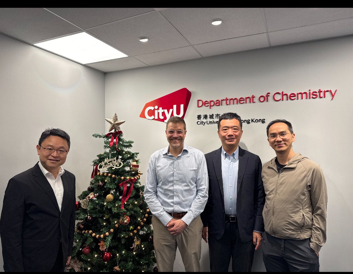 GasserGroup's tweet photo. Wonderul time at the City University of Hong Kong! It was nice to catch up with some many bioinorganic chemistry colleagues! Thanks heaps @Babaklab for the invitation!
@bhkenlo @ZhuLabCityU https://t.co/mhNhGt56Eh