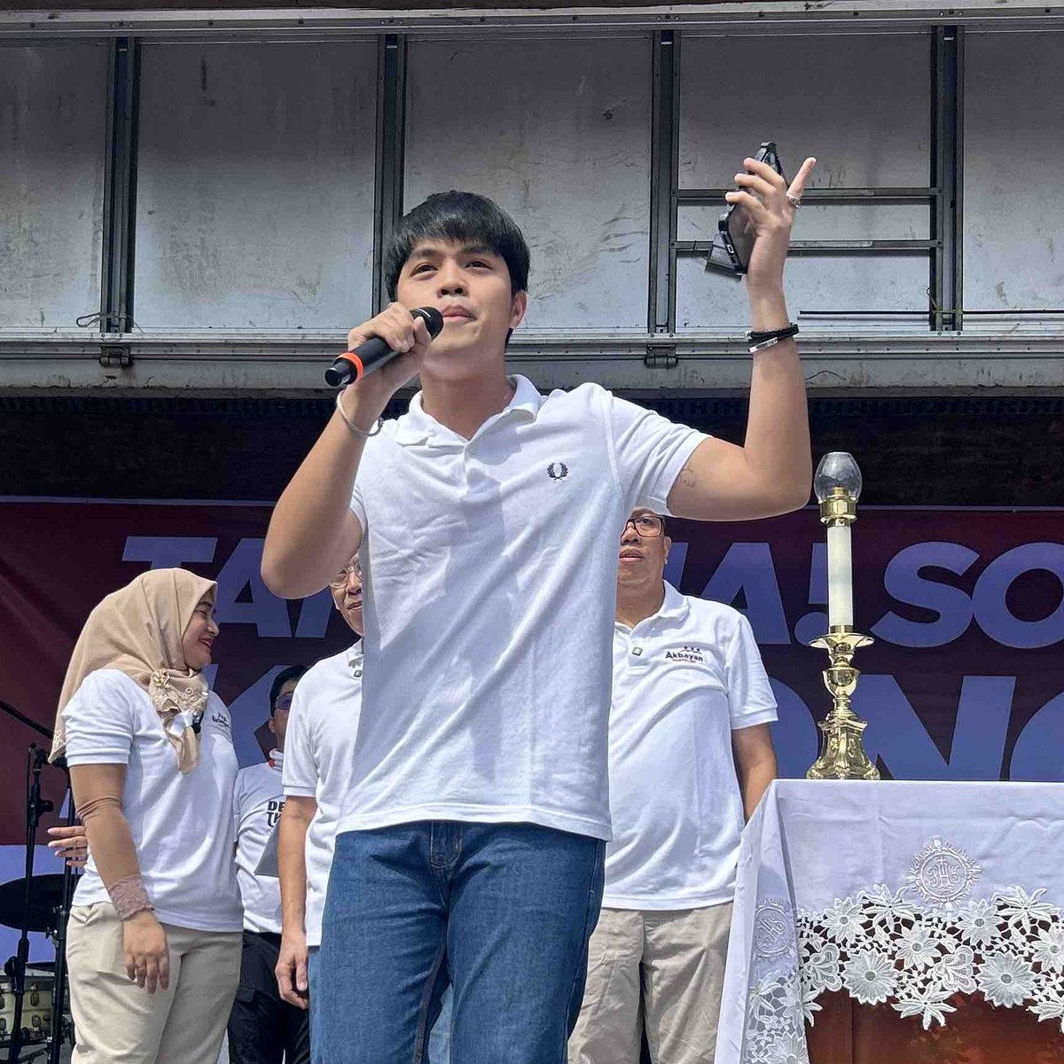 roxyarchieluvs2's tweet image. tumindig si elijah canlas sa unang trillion peso march noong september 21 at muli siyang tumindig ngayong november 30. palaging lumalaban para sa pilipinas at para sa tama. salamat sa boses mo, @elijahcanlas_!! 🤍

#ElijahCanlas #TrillionPesoMarch