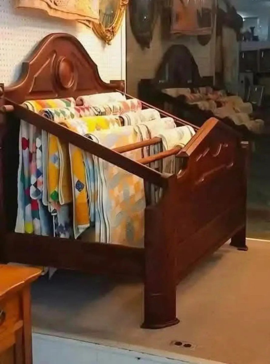 fopminui's tweet image. &quot;Last week, my heart broke a little. My daughter called and said, &quot;Mom, I don&apos;t want your quilts when you&apos;re gone. I don&apos;t have the room. Just donate them.&quot;
She said it while I was folding a quilt I had spent months stitching by hand.
Forty-three years of quilting. Late nights.…