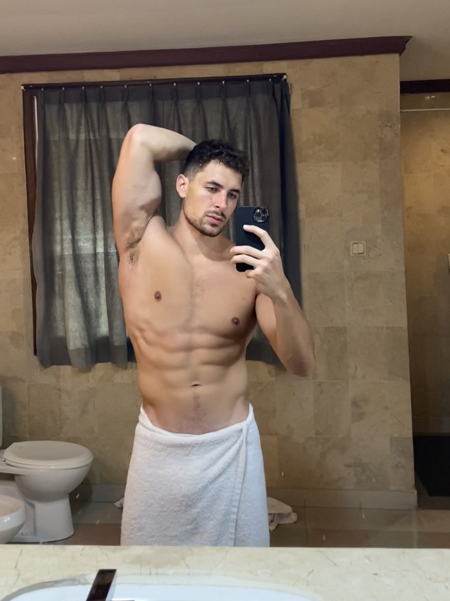 FindomBryan's tweet image. Nothing compares to the feeling Daddy gives you. You may think you know who I am just by posts alone. But that’s you just fooling yourself. All it takes is one. One message. One Send. One voice echoing in ur head telling you what to do. And you can’t get enough of it. 😏