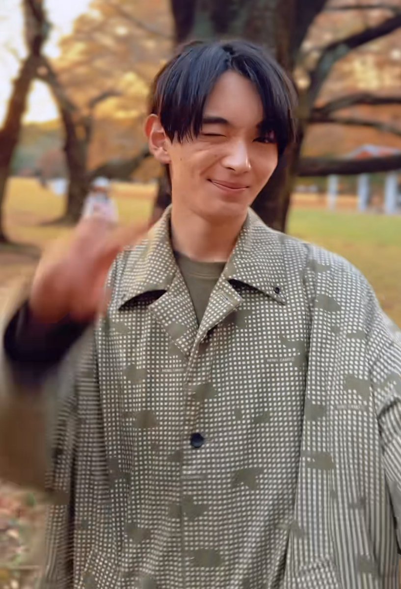 少年忍者　内村颯太　私服　着用モデル　adidas トレーナー　スウェット