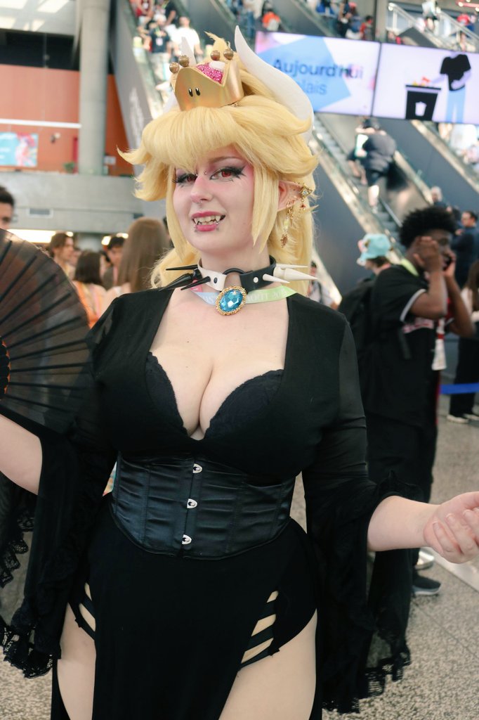 MNekosis's tweet photo. Mommy Bowsette ? 

Photos by Ben Sauriol from Otakuthon last August 

Might wear it again next weekend for mini comiccon

#bowsette #cosplay #cosplaygirl #curvy https://t.co/eT85lhZn1t