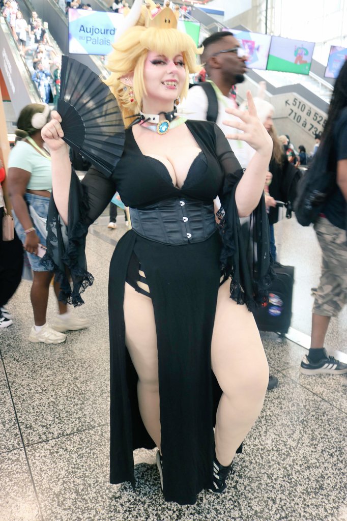 MNekosis's tweet photo. Mommy Bowsette ? 

Photos by Ben Sauriol from Otakuthon last August 

Might wear it again next weekend for mini comiccon

#bowsette #cosplay #cosplaygirl #curvy https://t.co/eT85lhZn1t