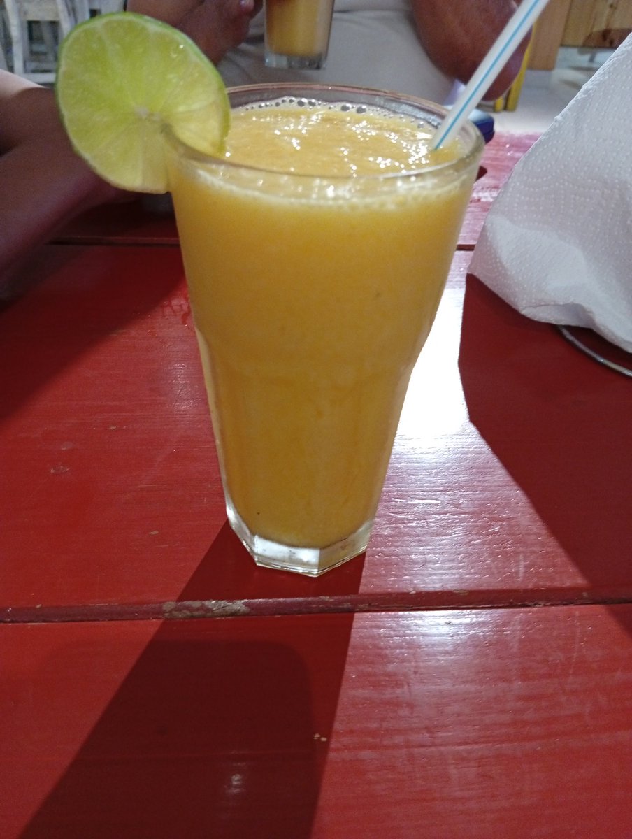 jose_valde9251's tweet photo. Fui a comer a un lugar muy bonito 10/10 #comida #comidarapida #hamguersas #restaurant #restaurante #salchipapa https://t.co/oKug5iZgia