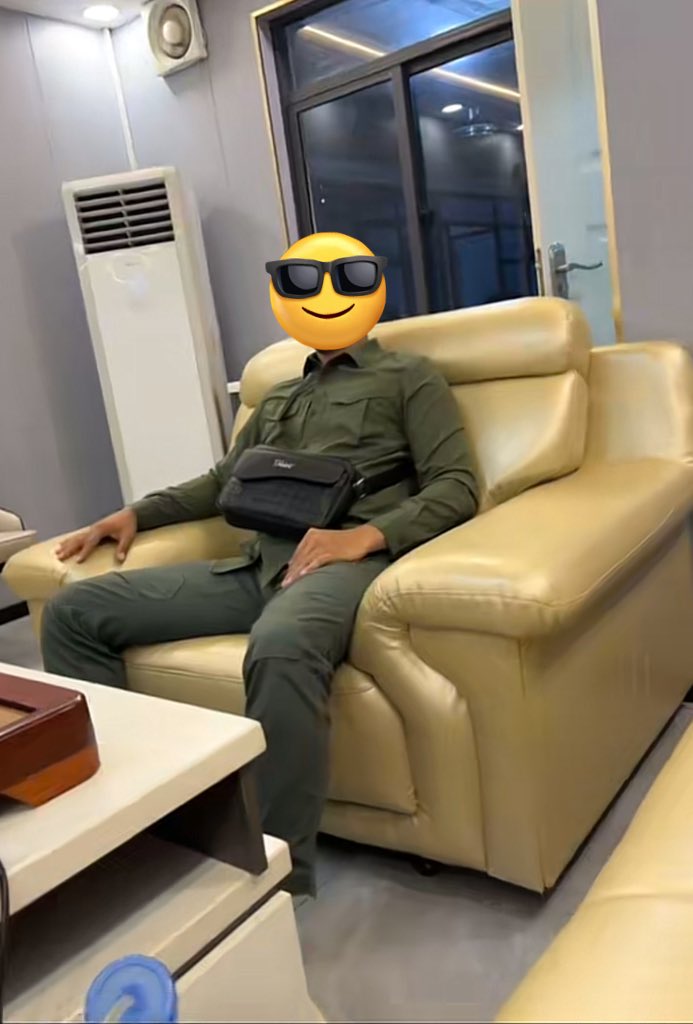 ពូ សេនា tweet media