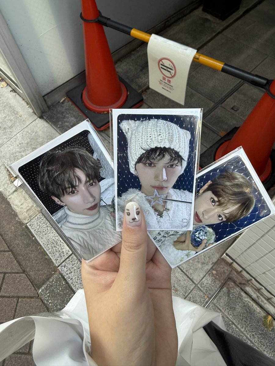 seung_pp's tweet photo. JYP POPUP 2025冬 ポップアップ 
NEXZ 1万 特典 トレカ 交換　アクキー

【譲】画像参照

【求】同種ハル、ヒュイ

11/30サウェイベント
現在ポップアップ会場付近にいますので、その付近で交換でも可能です。

お気軽にお声掛けください🍀

#NEXZ交換 #NEXZ https://t.co/B0Y9eUkCEP