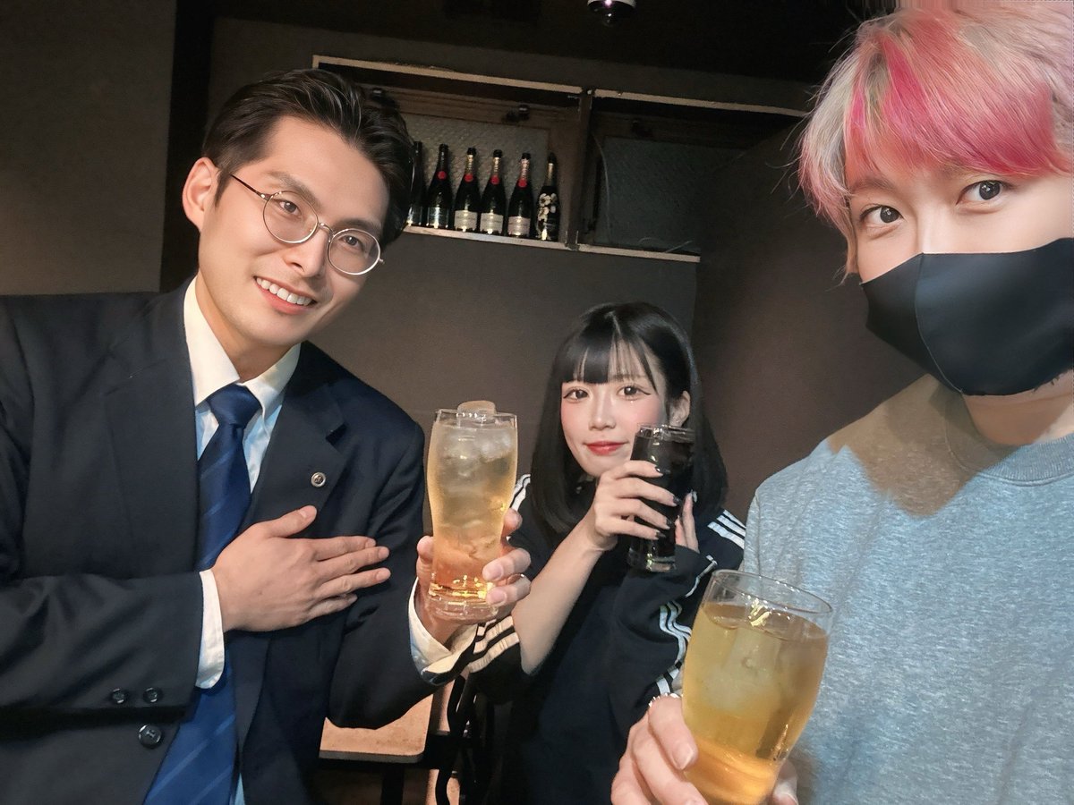 SpaDe_Darts's tweet image. おはようございます‼️
11月30日、〜SpaDe〜15時オープンです😉

昨日は前から知ってる知り合いが、お店に顔を出してくれて嬉しかったです🎶

本日は11月最終日✨✨
早めのオープンなので、沢山ダーツしましょ🎯
ご来店をお待ちしております🙇‍♂️

#SpaDe
#ダーツバー
#錦糸町