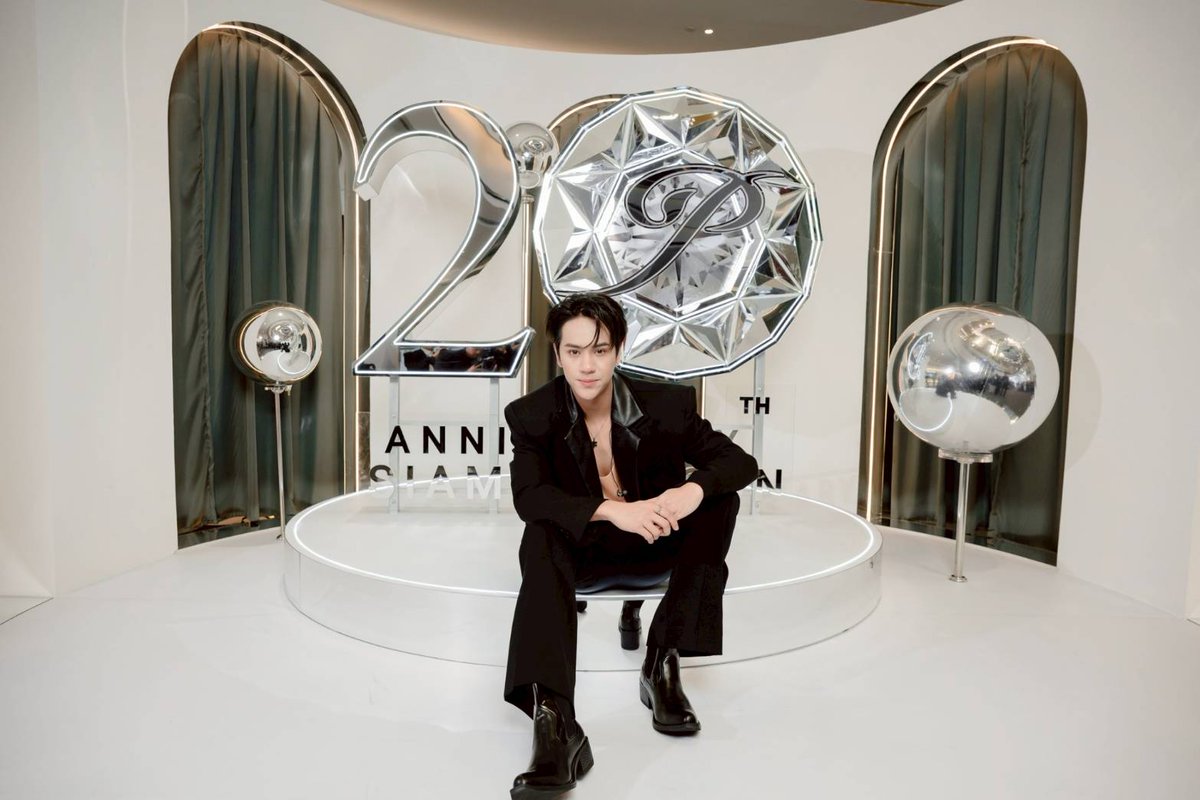 otpc_story's tweet image. อีเว้นท์แห่งปี! ศิลปินดาราดังกว่า 70 ชีวิต ร่วมเซอร์ไพรส์ครั้งใหญ่ ฉลองครบรอบ 20 ปี สยามพารากอน พร้อมมอบความสุขตลอดสองวันเต็ม

#mikepanitan #TateMyron
#mynameisnanon #Newwiee #POLCASAN   
#SiamParagon20thAnniversary 

อ่านข่าวเพิ่มเติมได้ที่ web.facebook.com/OneTruthPressC…