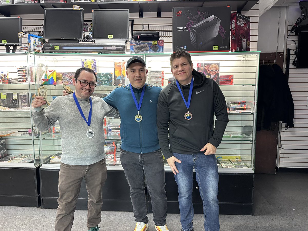 ArcadeBrooklyn's tweet image. 1st place 🥇 Motor. 2nd place 🥈 Benjamin. 3rd place 🥉 Cimus. #KOF2002 Dorados Ranking.