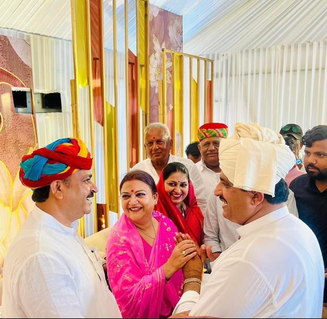 नेता प्रतिपक्ष एवं राजस्थान सरकार में मेरे साथ कैबिनेट मंत्री रहे आदरणीय श्री टीकाराम जूली जी को जन्मदिवस की हार्दिक शुभकामनाएं।

ईश्वर आपको दीर्घायु, उत्तम स्वास्थ्य और निरंतर जनकल्याण के लिए नई ऊर्जा प्रदान करे।
<a href="/TikaRamJullyINC/">Tika Ram Jully</a>