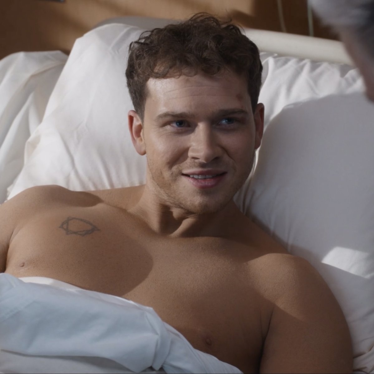 starkkbuckley's tweet image. 👀