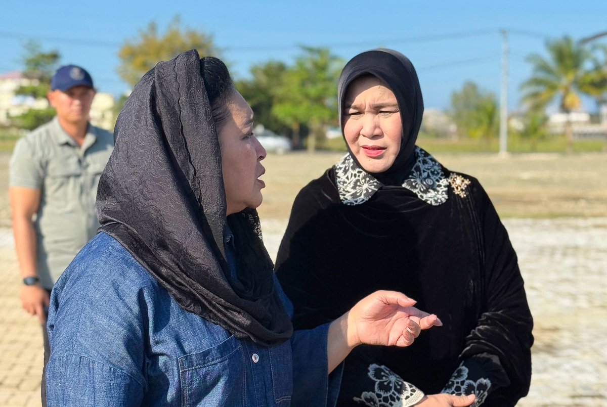 Aceh's tweet photo. Menteri Pertahanan RI, Sjafrie Sjamsoeddin, Mendagri Tito Karnavian, Komisi IV DPRRI Titiek Soeharto dan Didit Djojohadikusumo ke Aceh pantau langsung kondisi paska Bencana Banjir 🌀 Cyclone Senyar . Skala kerusakan sangat luas dari kerusakan  infrastruktur sampai kondisi sosial ekonomi masyarakat karena banyak kebun-sawah rusak @DPR_RI @Puspen_TNI @kemendagri @KemensetnegRI 🔗 https://t.co/G0HcTXWUG1