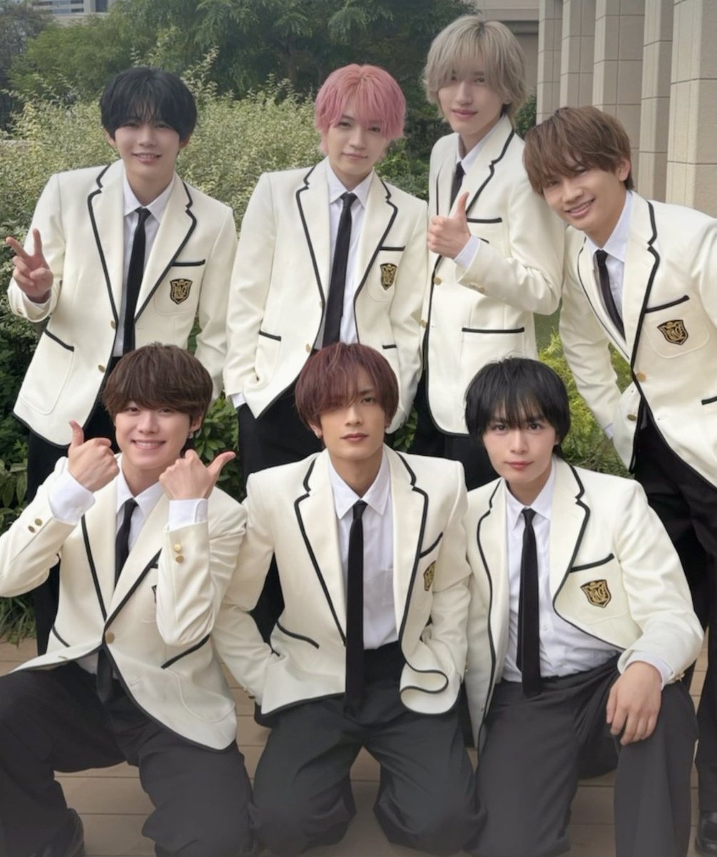 白い制服のなにわ男子王子様すぎる🥹🥹ネバロマMV楽しみ～🔫🎮💘