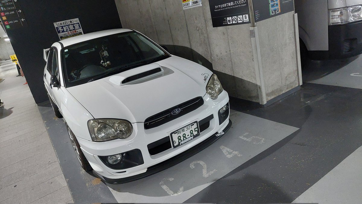blobeye_wrx_VR's tweet image. VRCのVとC抜きしてる