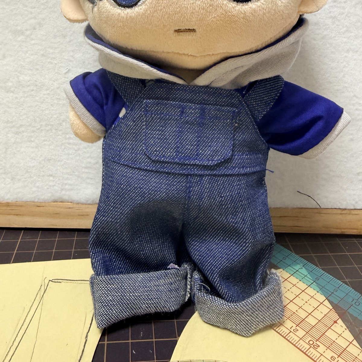 アメぬいは体がストレートだから、型紙作りも楽なんだよね。
無属性はややぽっちゃりが多いので曲線が多くなってしまうのです。