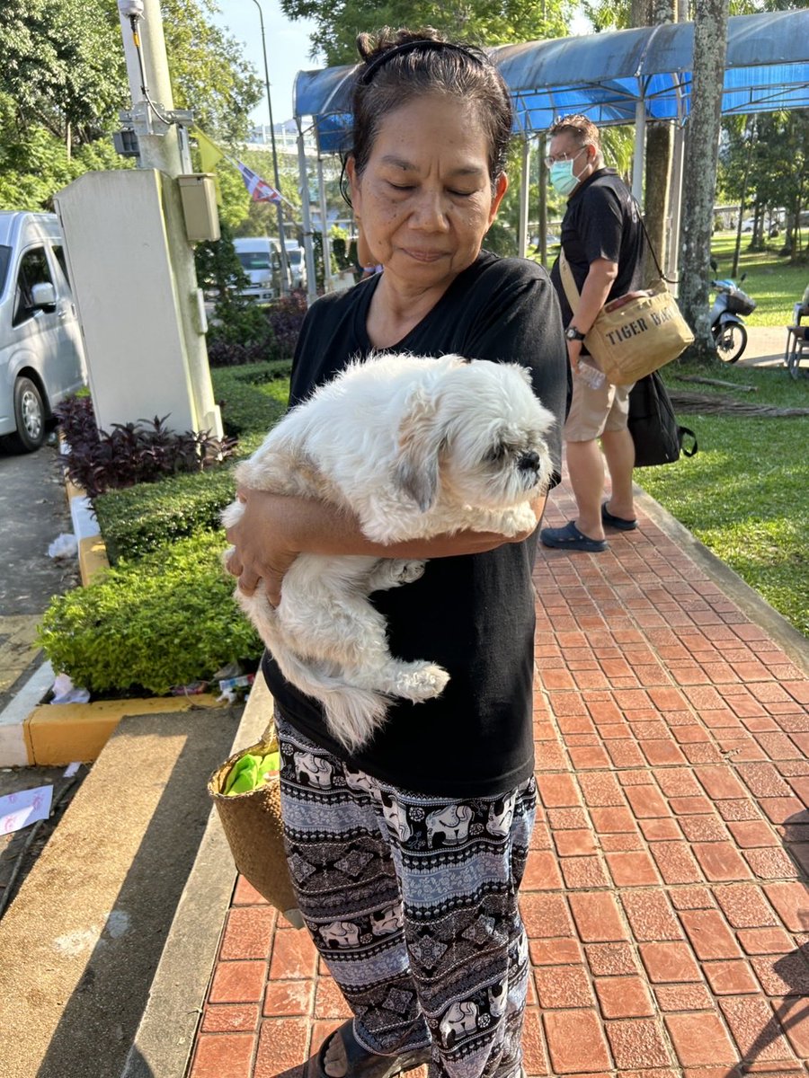 paritw92's tweet image. วันนี้ พรรคประชาชน x Grab ยังให้บริการต่อเนื่องครับ
.
ใครที่อยู่ที่ศูนย์ ม.สงขลานครินทร์ และยังต้องการบริการรับส่งเข้าเมืองหาดใหญ่ สามารถมาขึ้นรถได้ที่หน้าตึกฟักทอง  (maps.app.goo.gl/qQpg9EDLsiDP2N…) (ผู้ประสานงาน: 095-159-9297 (หนูดี)) หรือสามารถดูเส้นทาง-แจ้งความต้องการล่วงหน้าได้ที่…