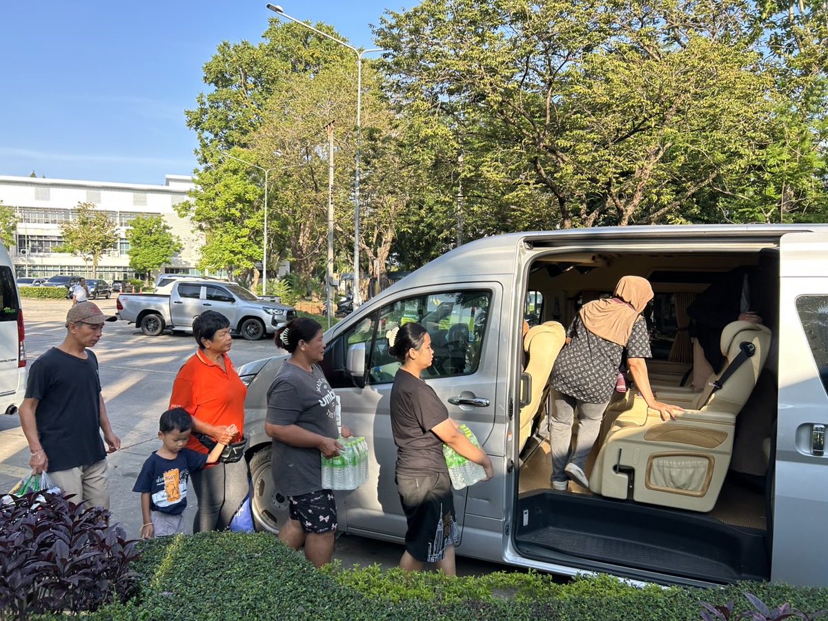 paritw92's tweet image. วันนี้ พรรคประชาชน x Grab ยังให้บริการต่อเนื่องครับ
.
ใครที่อยู่ที่ศูนย์ ม.สงขลานครินทร์ และยังต้องการบริการรับส่งเข้าเมืองหาดใหญ่ สามารถมาขึ้นรถได้ที่หน้าตึกฟักทอง  (maps.app.goo.gl/qQpg9EDLsiDP2N…) (ผู้ประสานงาน: 095-159-9297 (หนูดี)) หรือสามารถดูเส้นทาง-แจ้งความต้องการล่วงหน้าได้ที่…