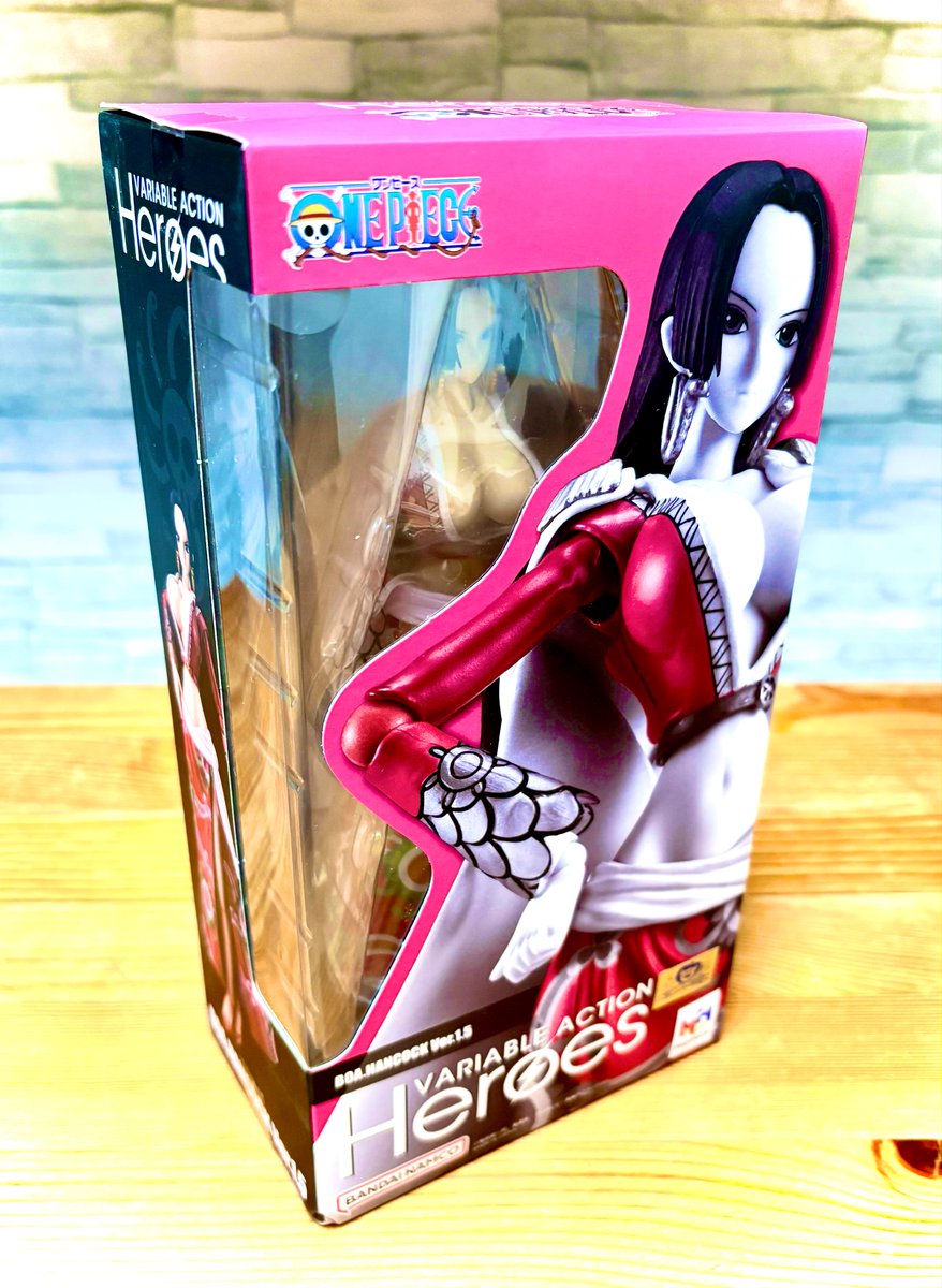 UrohidePlus's tweet image. メガハウスのフィギュア、ヴァリアブルアクションのボア・ハンコックを購入！

比べるとルフィって小柄だな。

#VARIABLE #ACTION #Heros
#ヴァリアブル　#アクション　#ヒーローズ
#ONEPIECE #ワンピース
#可動　#フィギュア