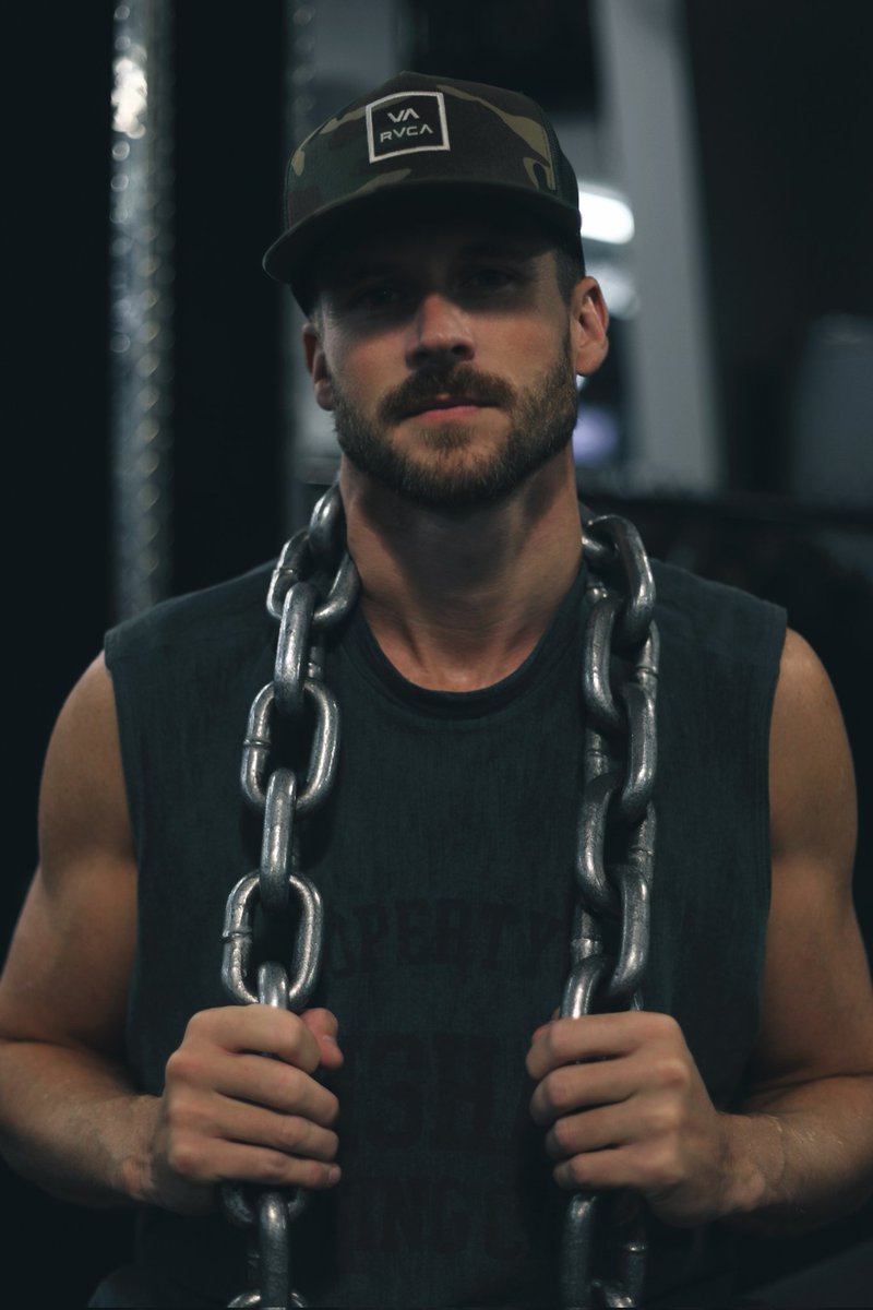 daytonricks_'s tweet photo. She thick. ⛓️💪🏼 https://t.co/N3B0nI3Z7J