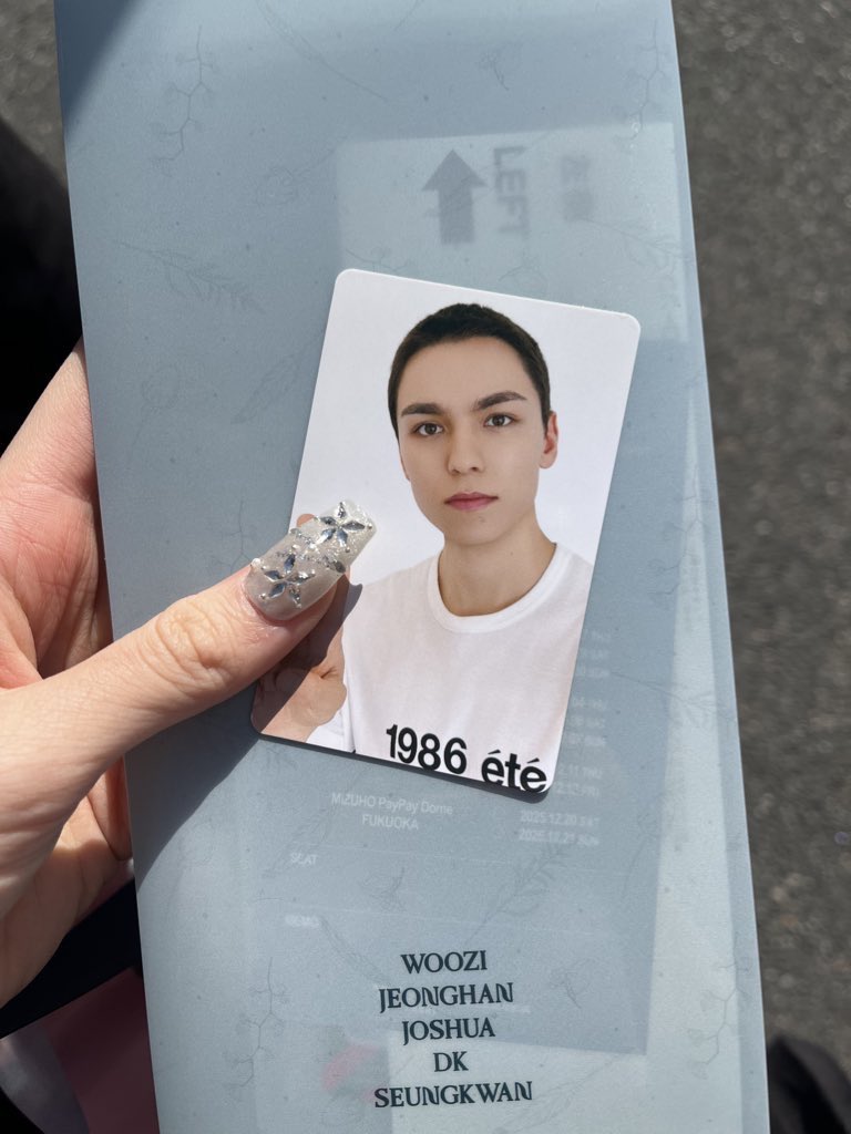 SEVENTEEN 交換 会場特典 FCブース 更新特典

求 ジョシュア

譲 バーノン

現在フードコートにおります！
 お気軽にお声かけください♩