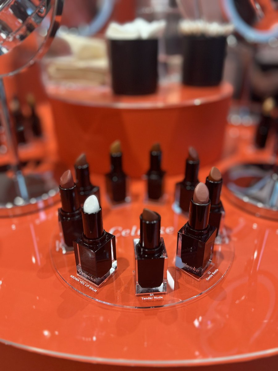 makichan_photo's tweet image. Celvokeの1日限定のイベント🧡

実際にリップを手に取って試せて、
空間も可愛くて素敵なイベントでした🧡

リップも数量限定のものや、店舗限定色もあるみたい✍️

#ルージュオーモーメント
#Celvoke