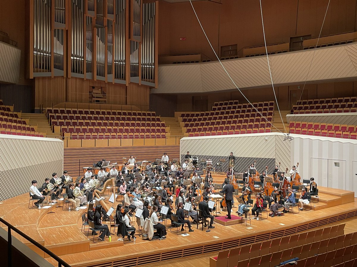 ondaifes's tweet image. 転換後、東京音大の
リハーサルが始まりました。

リハーサル時間45分に対して
演奏時間50分の作品。
バンダのバランス確認含め
集中して進みます。

#音大オケフェス