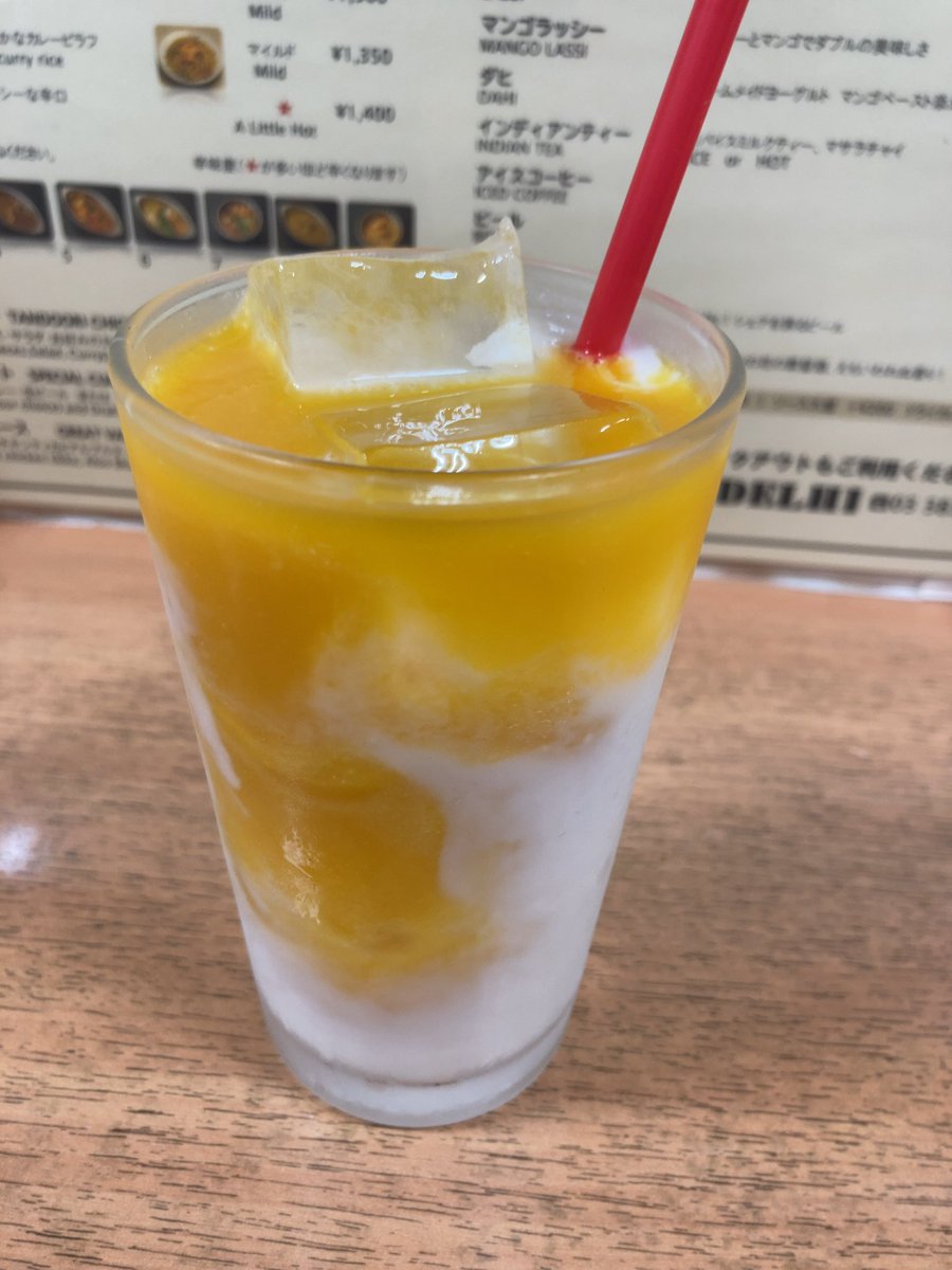 glranzer's tweet image. デリー 上野店
コルマカレー ライス少なめ
マンゴーラッシー

玉ねぎの旨みとスパイスのバランスが最高
今まで食べたカレーで1番美味しい
カレー界の絶望神サガ