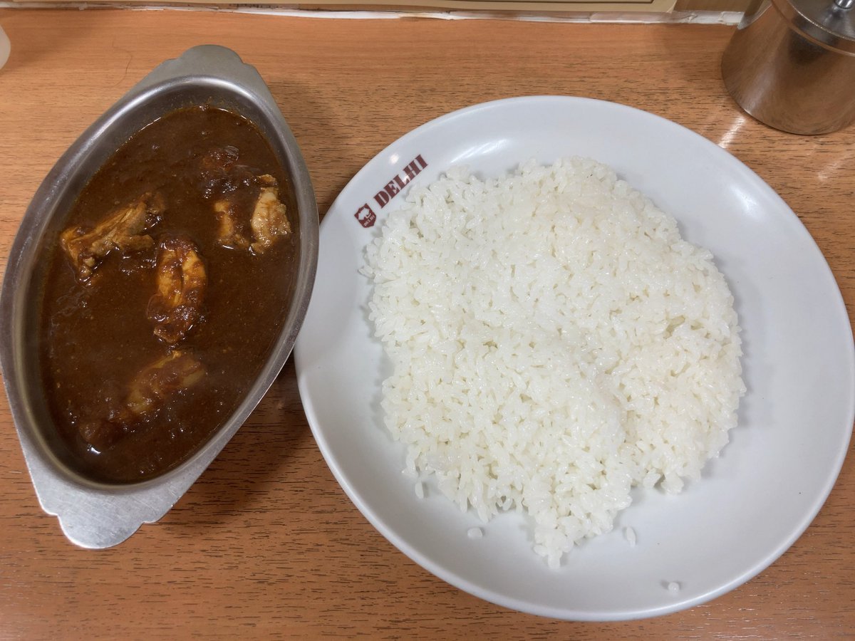 glranzer's tweet image. デリー 上野店
コルマカレー ライス少なめ
マンゴーラッシー

玉ねぎの旨みとスパイスのバランスが最高
今まで食べたカレーで1番美味しい
カレー界の絶望神サガ