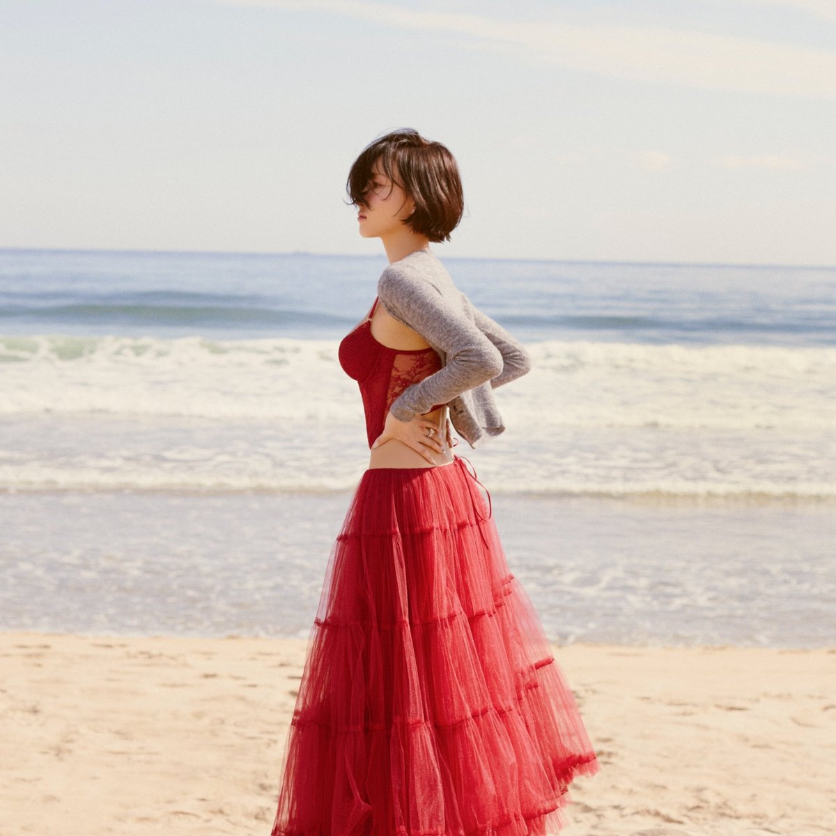 koreansales_twt's tweet image. “Good Goodbye” by #HWASA reaches a new peak of #8 (+2) on the Worldwide iTunes Song Chart.