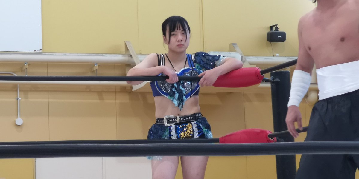 ふじるーさんと白浜パンダー選手のタッグチーム❗

略してふじパンやな...

(　;｀,д´)👉🐼👧

#紀州ぶんだらプロレス
#和歌山県立体育館補助館
#藤井瑠美愛
#ふじるー