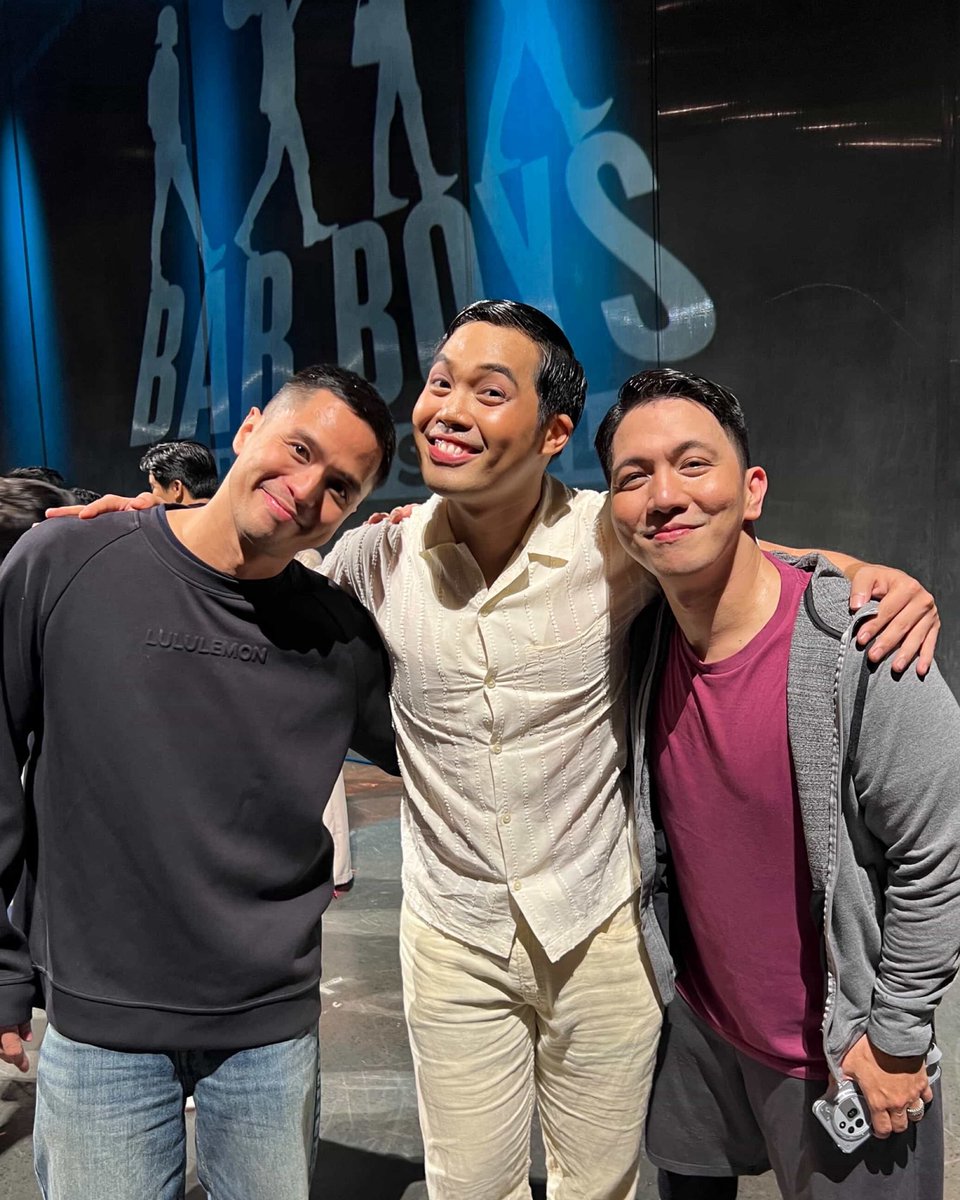 2 Victors, 1 Torran 💙

Jerom Canlas (Torran Garcia) with Topper Fabregas (2024 Atty. Victor Cruz) and Gio Gahol (2025 Atty. Victor Cruz)

#BarBoysTheMusical officially closes tonight! 🥹