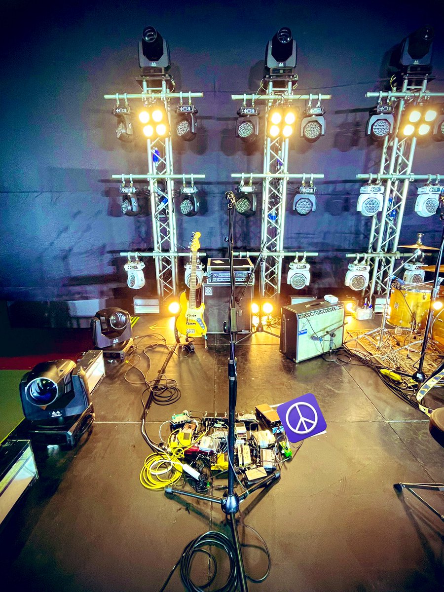 nagamikazuya's tweet image. #Centimillimental WORLD TOUR
2025-2026 “#Cafuné”

フィリピン公演

センミリ愛に溢れた素敵な空間で、凄い盛り上がり🔥
ステージではお久しぶりの生田目さんともナイスグルーヴでした🥁🎸

感謝🙏またフィリピンに来たいです！

Maraming salamat. Lubos akong natutuwa sa kabaitan ng lahat.