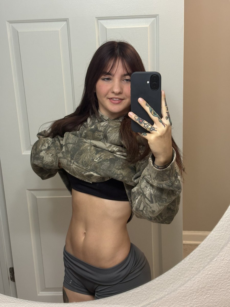 i wanna get bent over this counter so fkin bad!!!