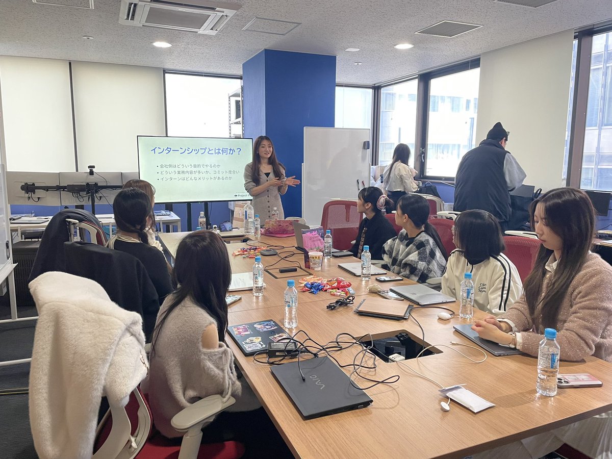 hitom_iet's tweet image. 女子大学生向けインターン勉強会を実施中！🥳💓

今回は完全招待制で開催、大学1・2年生7名が参加してくださってます🙌🏻
みんなの熱量と視座の高さがすごい、、、#ProjectF #Sworkers