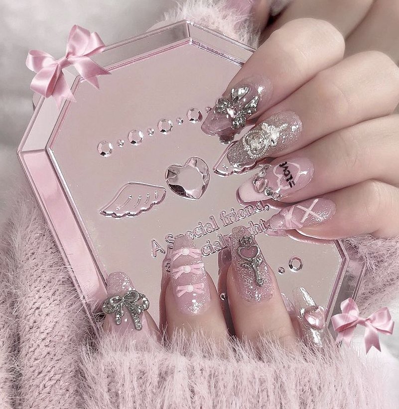 heartipink's tweet image. angelic nails by ymnmk0808 on insta ♡ིྀ