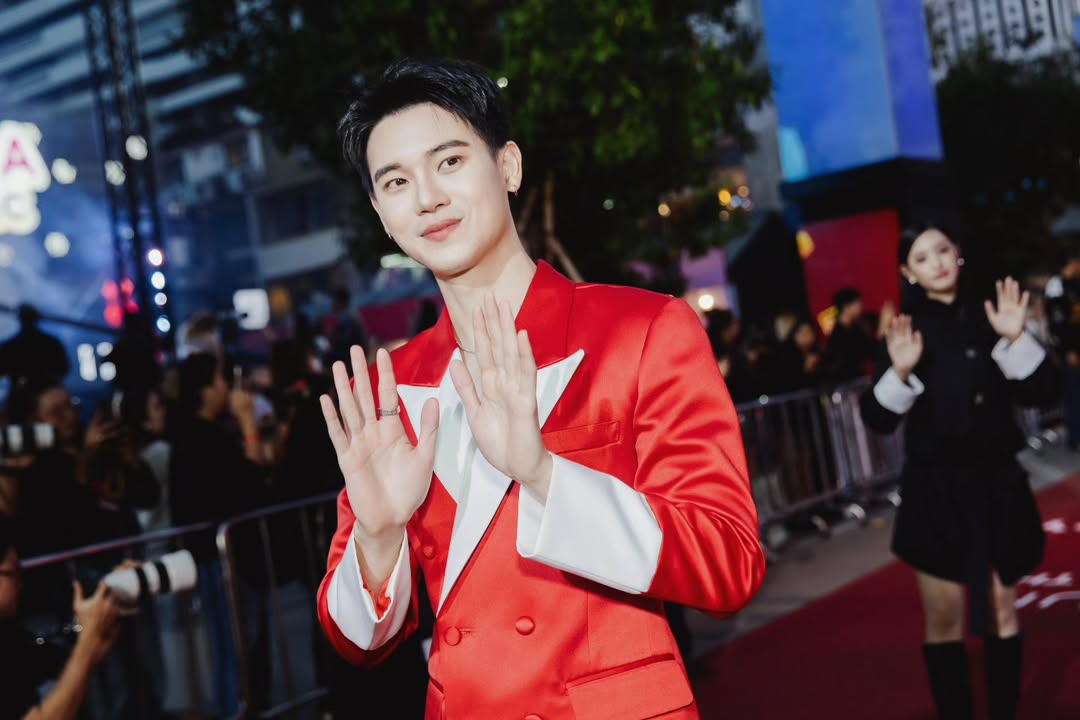 YinAnanWongPh's tweet photo. [IG Update || 11.29.2025]

~ ลิป Melt แบบคนคูลๆ😎

#barenblissxYin 
#BEAUTRIUM14thAnniversary
#yinyin_anw 
#yinanan
#YinAnanWongPH
#yawph

~ 🦚 https://t.co/9BVaKhu422