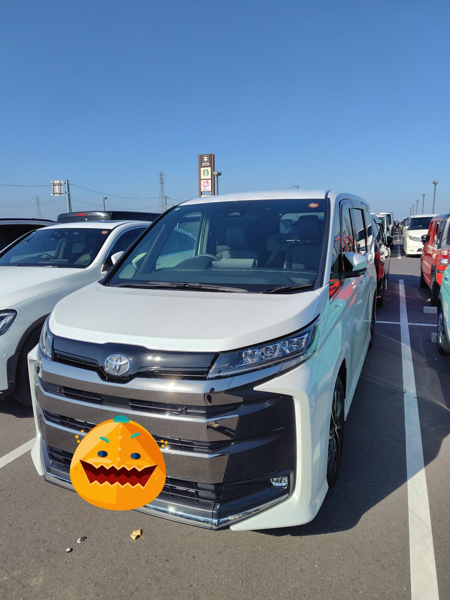 omu1030's tweet photo. 最新型ノア納車！ https://t.co/jmPFSbZAPA
