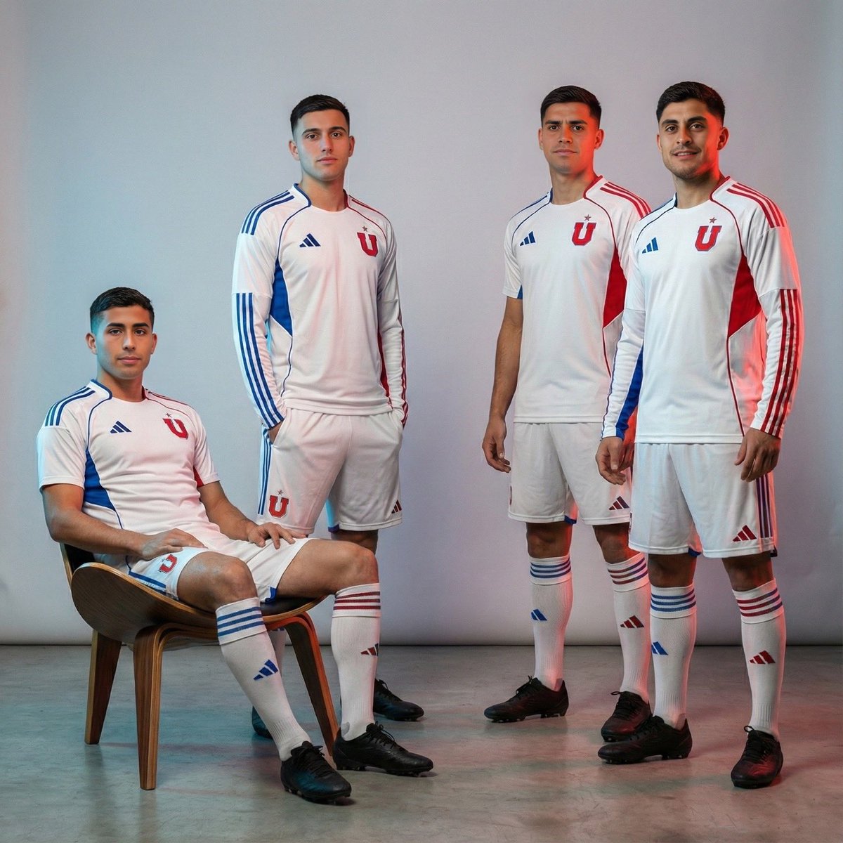 electroner10's tweet photo. Assadi, Salomoni, Hormazabal y Altamirano con la nueva camiseta https://t.co/AgMuejtWSS