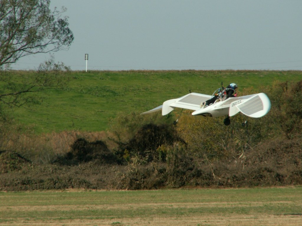 taku3boku3's tweet photo. "Take off!"

KONICAMINOLTA DiMAGE Z5
#OpenSky #メーヴェ #M02J https://t.co/fhyJCbSNBx