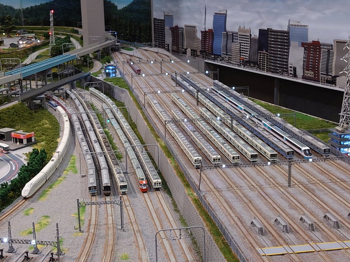 9JPqgYmGUahyqUk's tweet image. 先日はせの鉄さん主催の小田急会に参加致しました！腕の立つ気さくな方々と前回同様変わらず時間を忘れての楽しいひと時となりました。ご参加の皆様主催のせの鉄さん、本当にありがとう御座いました♪また次の機会でもお会いしましょう（次はシッカリと完成させてきます😅）