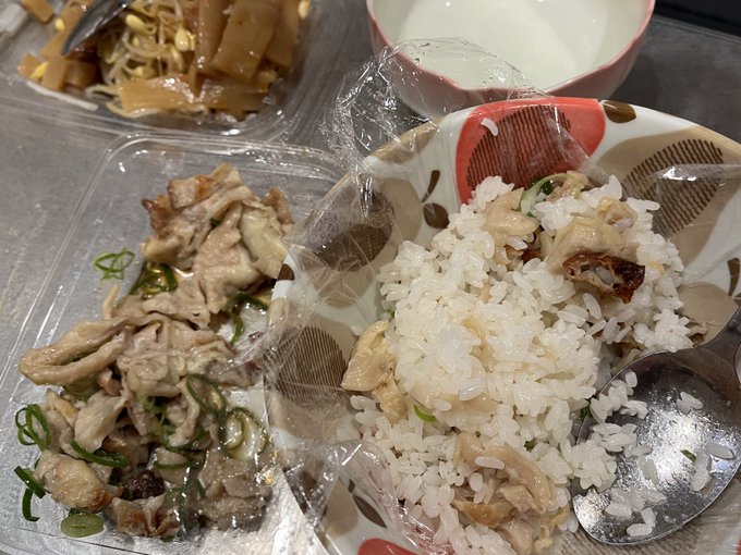 今日のお昼ご飯に嫁と2人でおにぎりパーティを開催🍙✨

いろんな具材を使っていろんな種類作ったのでどれを食べるのも楽しみですね😚

余った食材もおかずに使えるしで余すとこなく最高です(๑•̀ㅁ•́ฅ✧︎ 