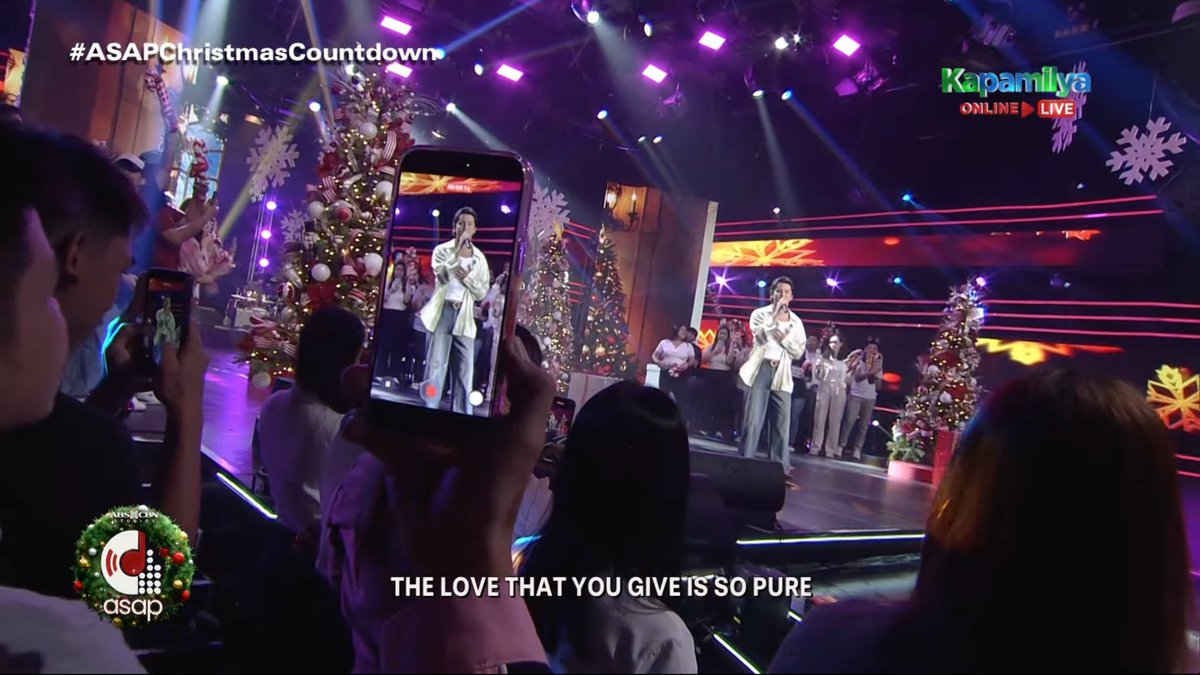 KapamilyaTFC's tweet photo. SARAP MA-IN-LOVE NGAYONG PASKO with #JamesReid! 😍💖

📸 via ABS-CBN Entertainment/ YouTube
@tellemjaye @ASAPOfficial 
#Randomantic #ASAP #ASAP30 #ASAPChristmasCountdown #ASAPonTFC #TFC #TheFilipinoChannel https://t.co/1HBzv4pBe4
