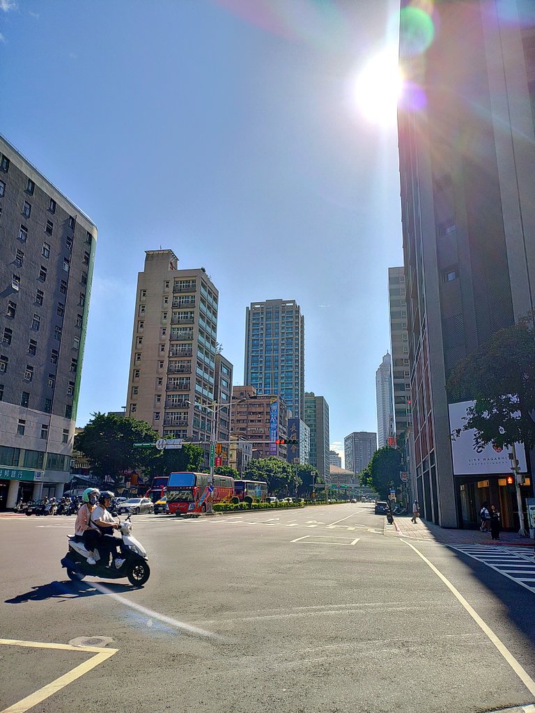 しばらくは迪化街近くの宿がホームベースになるので台湾グルメの