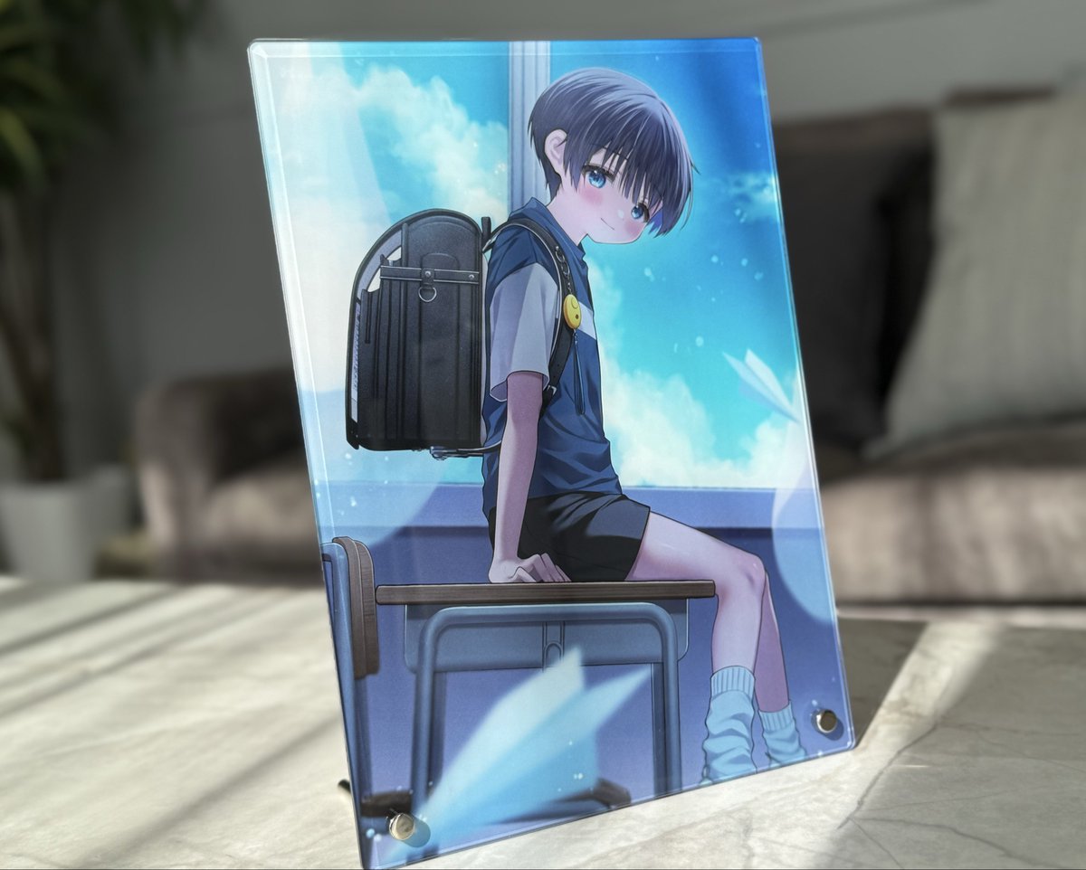 XkasumikazeX's tweet image. レア賞
直筆サイン入りアクリルプレートです。
(※実際は絵柄面にサインが入ります)

A4サイズで発色も良く、
何より透明感があってすごく綺麗です⋆⁺₊

 #彩春ウェブポン