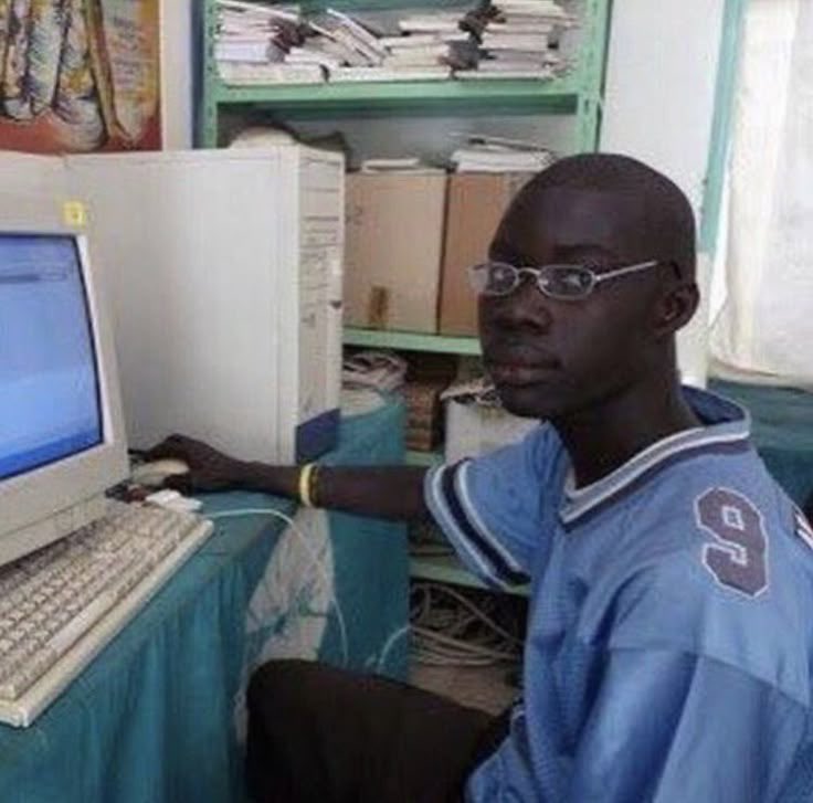 Code_Engr's tweet image. Happy Sunday CT
 
Day 28: Project Start

Every project begins with one small move.
Today I’m setting up the base structure and getting things rolling.
Slow steps, sharp progress.

#CodeEngrChallenge