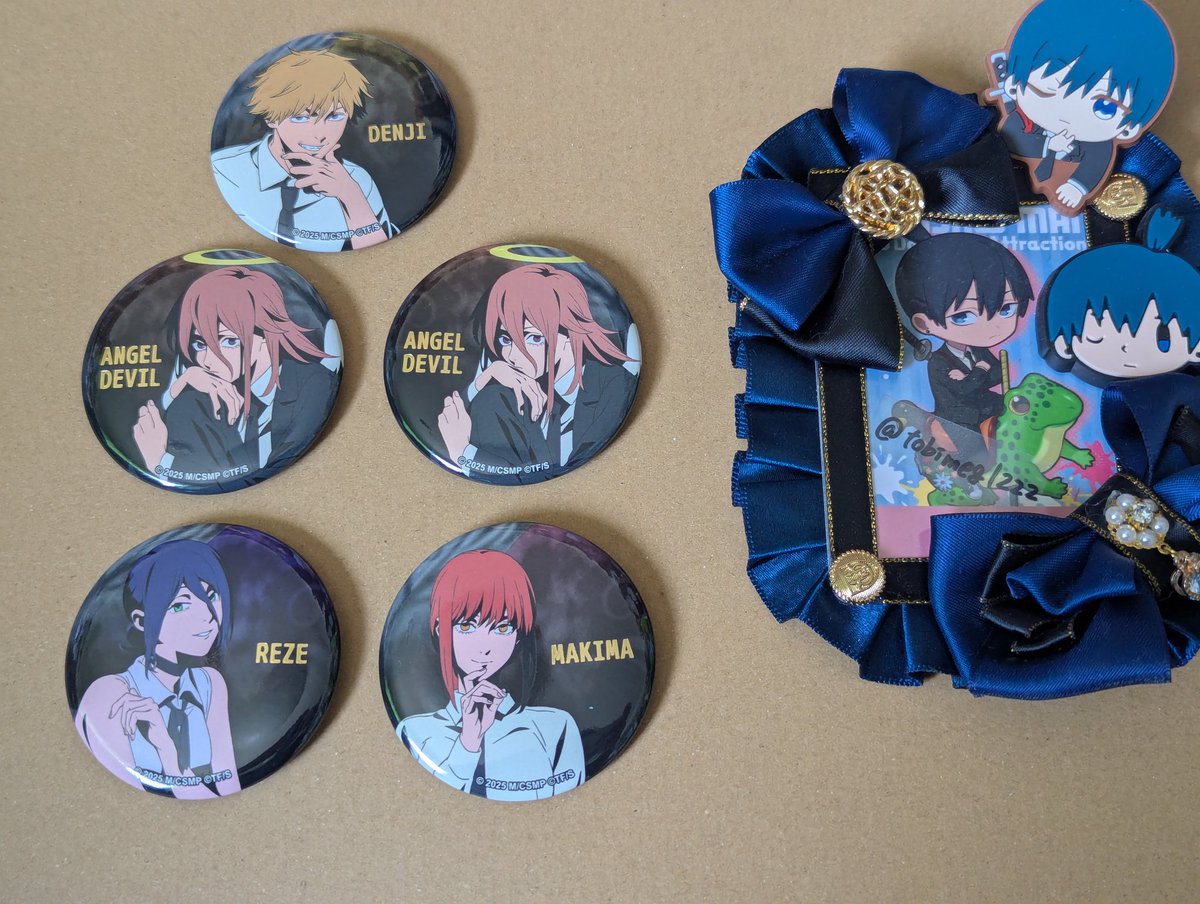 交換】チェンソーマン プラザ ロフト PLAZA LOFT 金箔押し缶バッジ